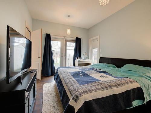 845 Wilson Avenue, Kelowna, BC - Indoor Photo Showing Bedroom