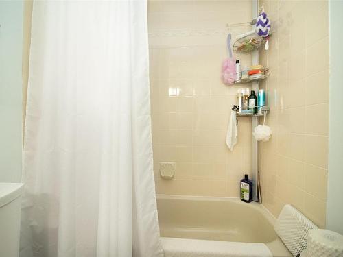 314-1329 Klo Road, Kelowna, BC - Indoor Photo Showing Bathroom