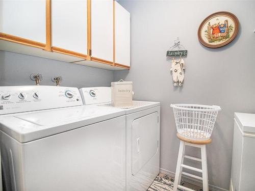 314-1329 Klo Road, Kelowna, BC - Indoor Photo Showing Laundry Room