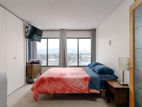 807-737 Leon Avenue, Kelowna, BC - Indoor Photo Showing Bedroom