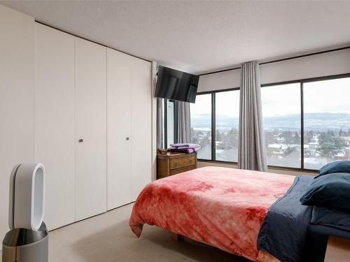807-737 Leon Avenue, Kelowna, BC - Indoor Photo Showing Bedroom