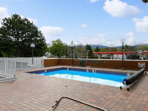 807-737 Leon Avenue, Kelowna, BC - Outdoor With In Ground Pool With Backyard