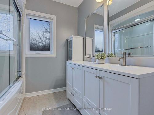 20 Hawthorne Rd, Mono, ON - Indoor Photo Showing Bathroom