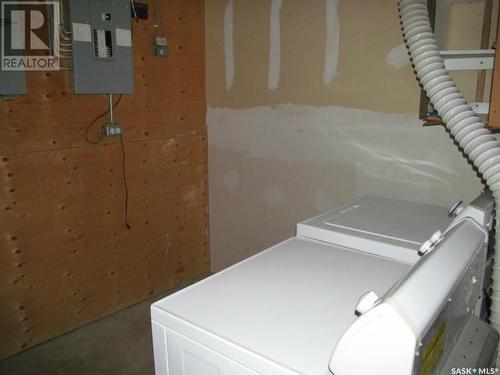 319 9Th Street, Humboldt, SK - Indoor Photo Showing Laundry Room