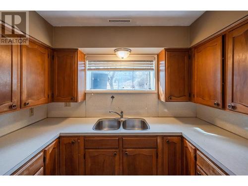 8410 97Th Street, Osoyoos, BC - Indoor Photo Showing Kitchen With Double Sink