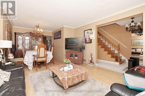 116 Elnathan Cres, Toronto, ON - Indoor Photo Showing Living Room