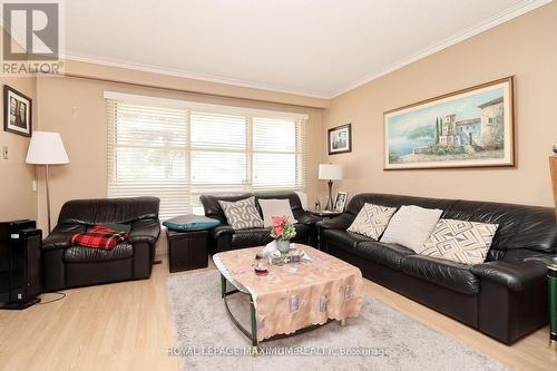 116 Elnathan Cres, Toronto, ON - Indoor Photo Showing Living Room