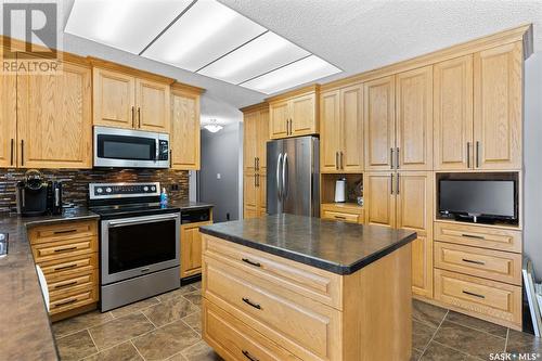 307 7Th Avenue E, Watrous, SK - Indoor Photo Showing Kitchen