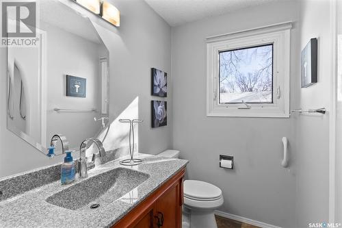307 7Th Avenue E, Watrous, SK - Indoor Photo Showing Bathroom