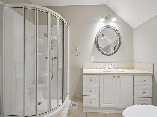 Salle de bains - 1318 Rue Des Peupliers, Mont-Saint-Hilaire, QC - Indoor Photo Showing Bathroom