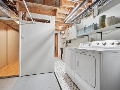 Salle de lavage - 1318 Rue Des Peupliers, Mont-Saint-Hilaire, QC - Indoor Photo Showing Laundry Room