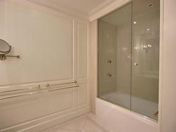 Ensuite bathroom - 