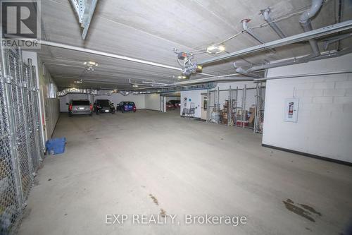 101 - 4 Lake Avenue, Dysart Et Al, ON - Indoor Photo Showing Garage