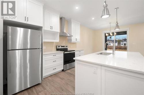 53 Belleview, Kingsville, ON - Indoor Photo Showing Kitchen With Upgraded Kitchen