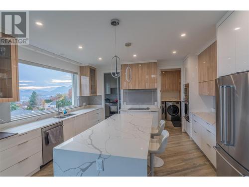 2169 Ensign Quay, West Kelowna, BC - Indoor Photo Showing Kitchen With Double Sink