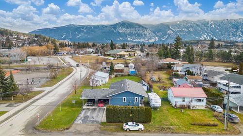 424 14Th Avenue S, Creston, BC - Outdoor With View