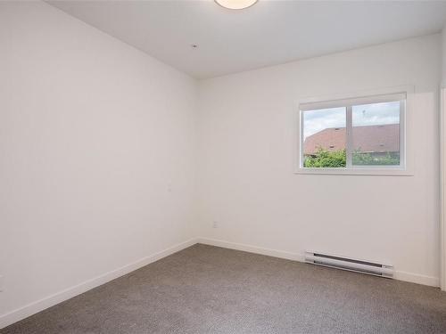 203-9716 Third St, Sidney, BC - Indoor Photo Showing Other Room