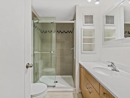 2071 Cypress Rd, Comox, BC - Indoor Photo Showing Bathroom