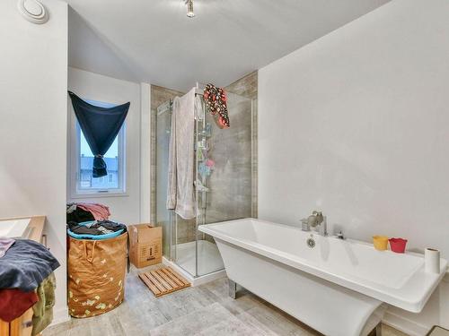 Salle de bains - 13100  - 13104 Rue Pierre-Perrin, Mirabel, QC - Indoor Photo Showing Bathroom
