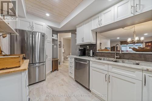 #112 -2 Heritage Way, Kawartha Lakes, ON - Indoor Photo Showing Kitchen With Double Sink