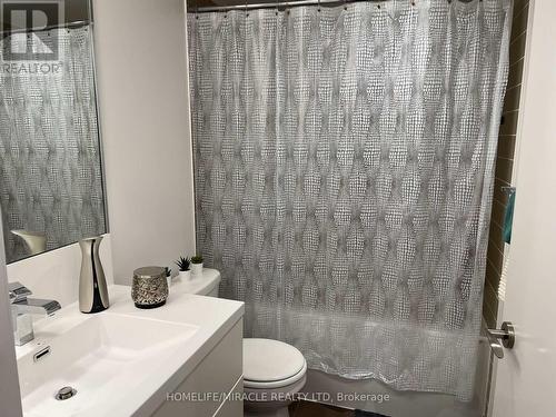 #1002 -9 Valhalla Inn Rd, Toronto, ON - Indoor Photo Showing Bathroom