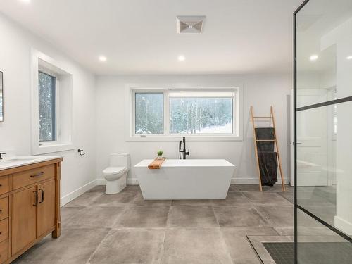 Salle de bains attenante Ã  la CCP - 4 Rue Eldridge, Lac-Brome, QC - Indoor Photo Showing Bathroom