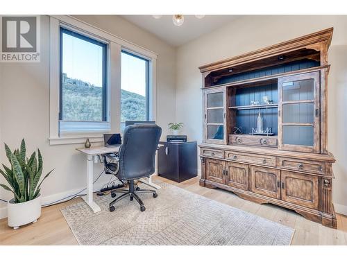428 Panorama Crescent, Okanagan Falls, BC - Indoor Photo Showing Other Room