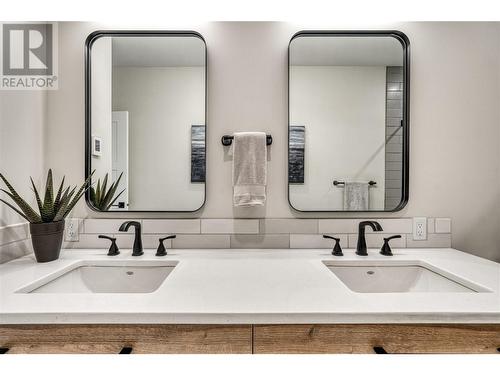 428 Panorama Crescent, Okanagan Falls, BC - Indoor Photo Showing Bathroom