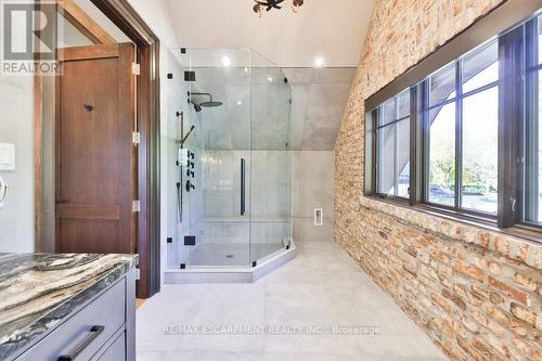 1300 Oak Lane, Mississauga, ON - Indoor Photo Showing Bathroom