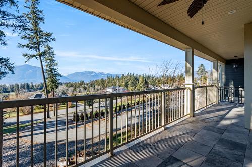1420 1St Avenue Nw, Creston, BC - Outdoor With Exterior