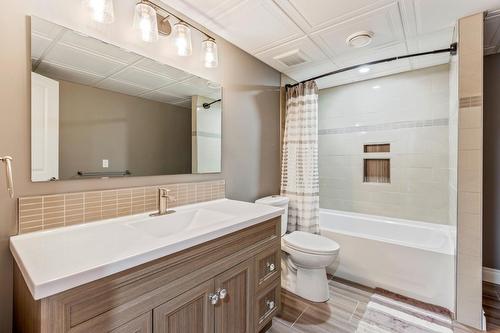 1420 1St Avenue Nw, Creston, BC - Indoor Photo Showing Bathroom