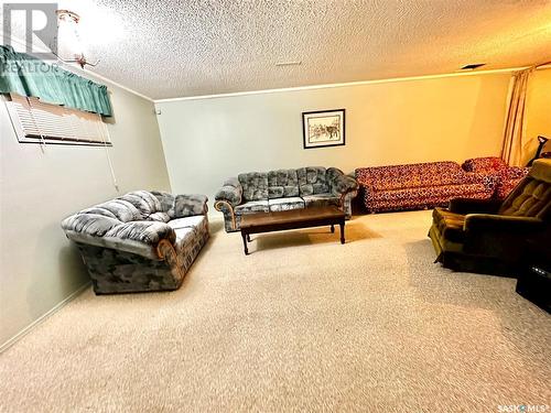 509 6Th Avenue Nw, Swift Current, SK - Indoor Photo Showing Other Room