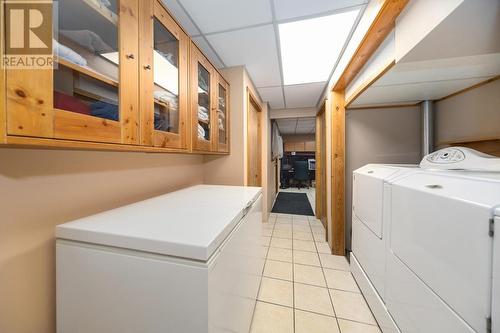 2765 Heffley Louis Cr Rd, Heffley, BC - Indoor Photo Showing Laundry Room