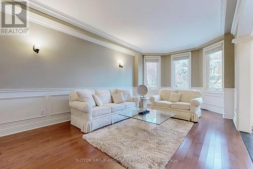 213 Spring Garden Ave, Toronto, ON - Indoor Photo Showing Living Room