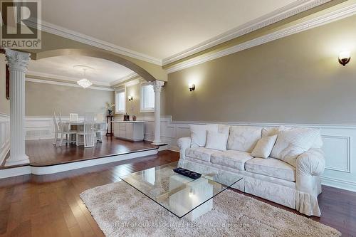 213 Spring Garden Ave, Toronto, ON - Indoor Photo Showing Living Room
