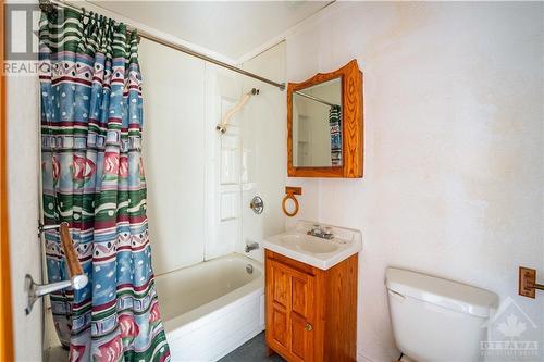 3330 Principale Street, Wendover, ON - Indoor Photo Showing Bathroom
