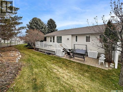 114 202 Lister Kaye Crescent, Swift Current, SK - Outdoor With Deck Patio Veranda