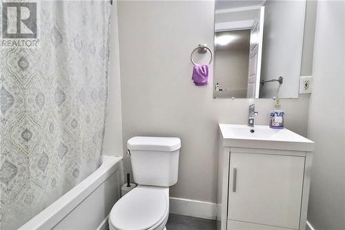 96 Purdy, Moncton, NB - Indoor Photo Showing Bathroom