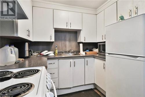 96 Purdy, Moncton, NB - Indoor Photo Showing Kitchen