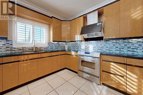 128 Selwyn Rd, Richmond Hill, ON - Indoor Photo Showing Kitchen