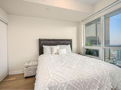 Mississauga, ON - Indoor Photo Showing Bedroom