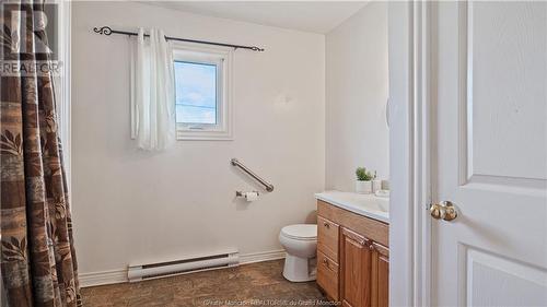 307 Irving Blvd, Bouctouche Cove, NB - Indoor Photo Showing Bathroom