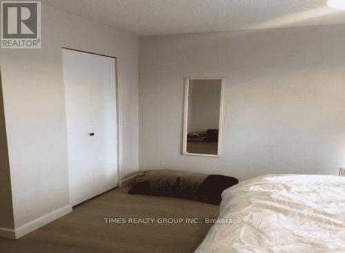 #302 -1571 Mortimer St, Victoria, BC - Indoor Photo Showing Bedroom
