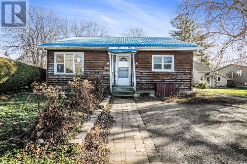 11 Broadway Avenue, Brockville, ON - Outdoor