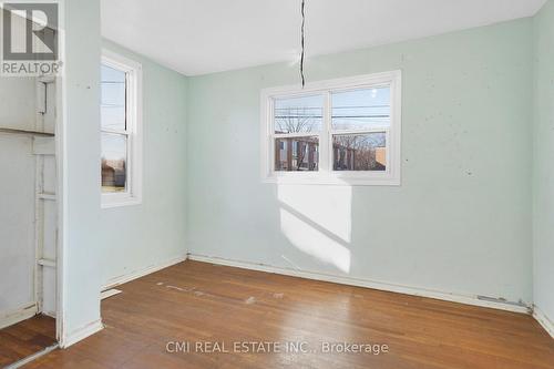 11 Broadway Avenue, Brockville, ON - Indoor Photo Showing Other Room