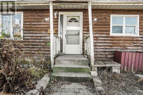 11 Broadway Avenue, Brockville, ON - Outdoor