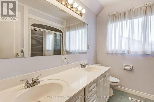 25 Alcaine Crt, Markham, ON - Indoor Photo Showing Bathroom