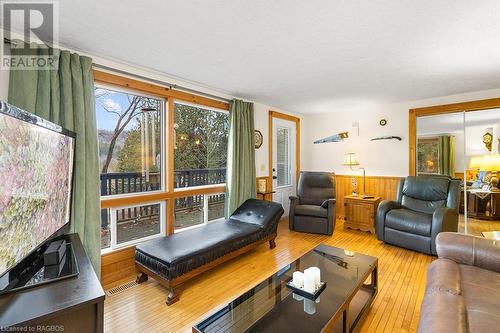 174687 Grey Road 30, Grey Highlands, ON - Indoor Photo Showing Living Room