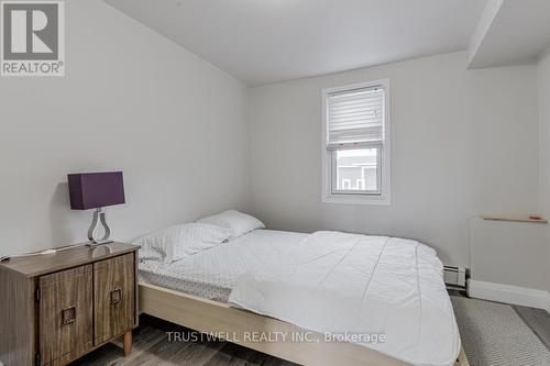 359 Limerick St, Innisfil, ON - Indoor Photo Showing Bedroom