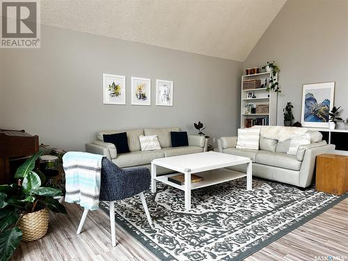 1421 98Th Street, North Battleford, SK - Indoor Photo Showing Living Room